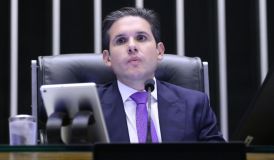 Câmara barra pedido da oposição para Eduardo Bolsonaro ser líder da minoria