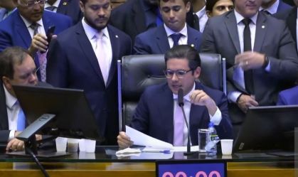 Hugo: Não esperem omissão desta presidência para decidir qualquer tema