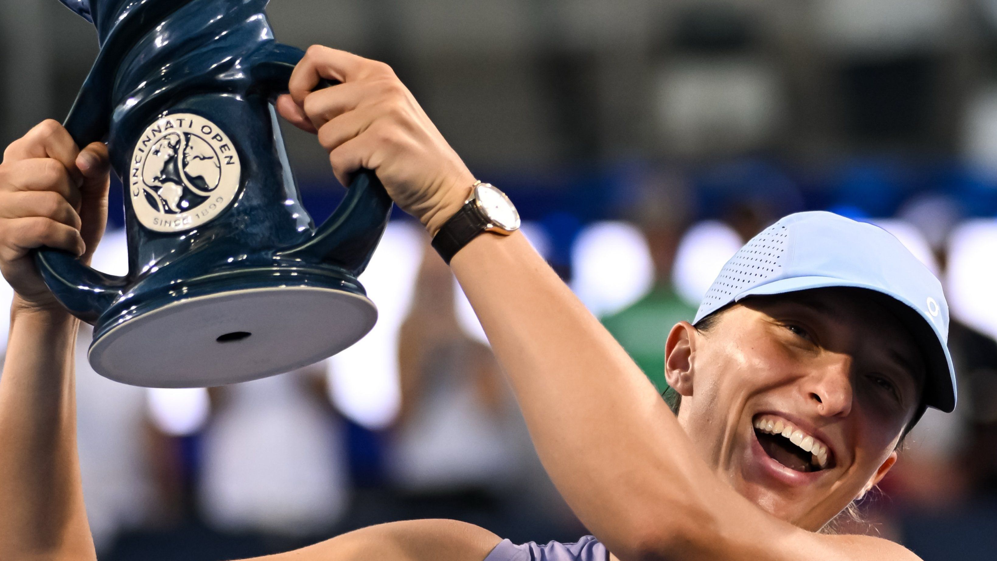 Iga Swiatek bate Jasmine Paolini e leva 1º título no WTA 1000 de Cincinnati