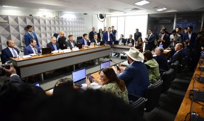 Oposição comemora vitória em comando da CPMI do INSS; base minimiza derrota