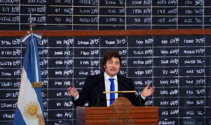 Governo Milei nega escândalo de corrupção: "operação política"