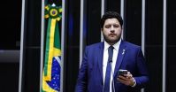 Adultização: Relator de PL diz que projetos querem "surfar onda" de Felca