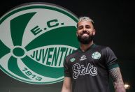 Ex-goleiro do São Paulo é anunciado pelo Juventude
