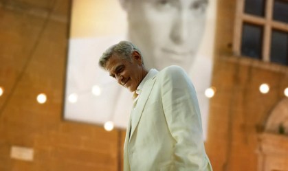 "Jay Kelly": filme com George Clooney é aplaudido por 10 minutos em Veneza