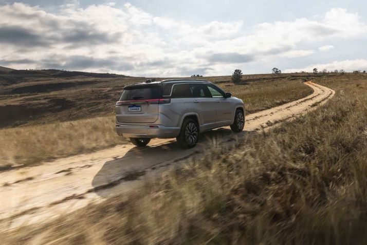 Jeep Commander Overland 2026: novo visual e preços mais em conta • Jeep/Divulgação