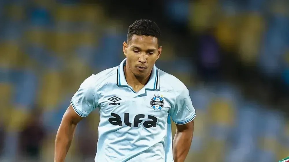 João Lucas teve um problema muscular