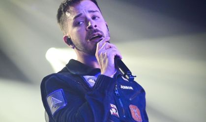 Junior Lima posa em registro raro com os filhos em Dia dos Pais