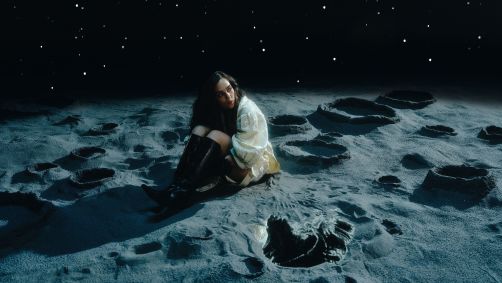 Lara Silva lança seu álbum de estreia, "No Mundo da Lua", nesta sexta-feira (28)