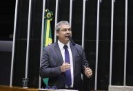 Líder do PT chama de “molecagem” derrota envolvendo MP do IOF
