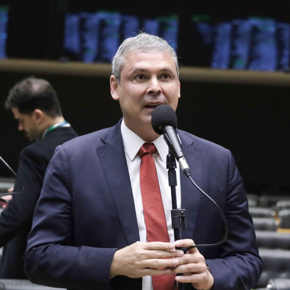 Lindbergh sobre anistia: "N&atilde;o acreditamos em pacifica&ccedil;&atilde;o com esse pessoal"  | CNN Brasil
