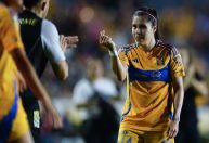 Autora de “gol Marta” bate recorde feminino e será companheira de... Marta