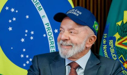 Tarifaço e julgamento de Bolsonaro ajudam Lula em ranking digital
