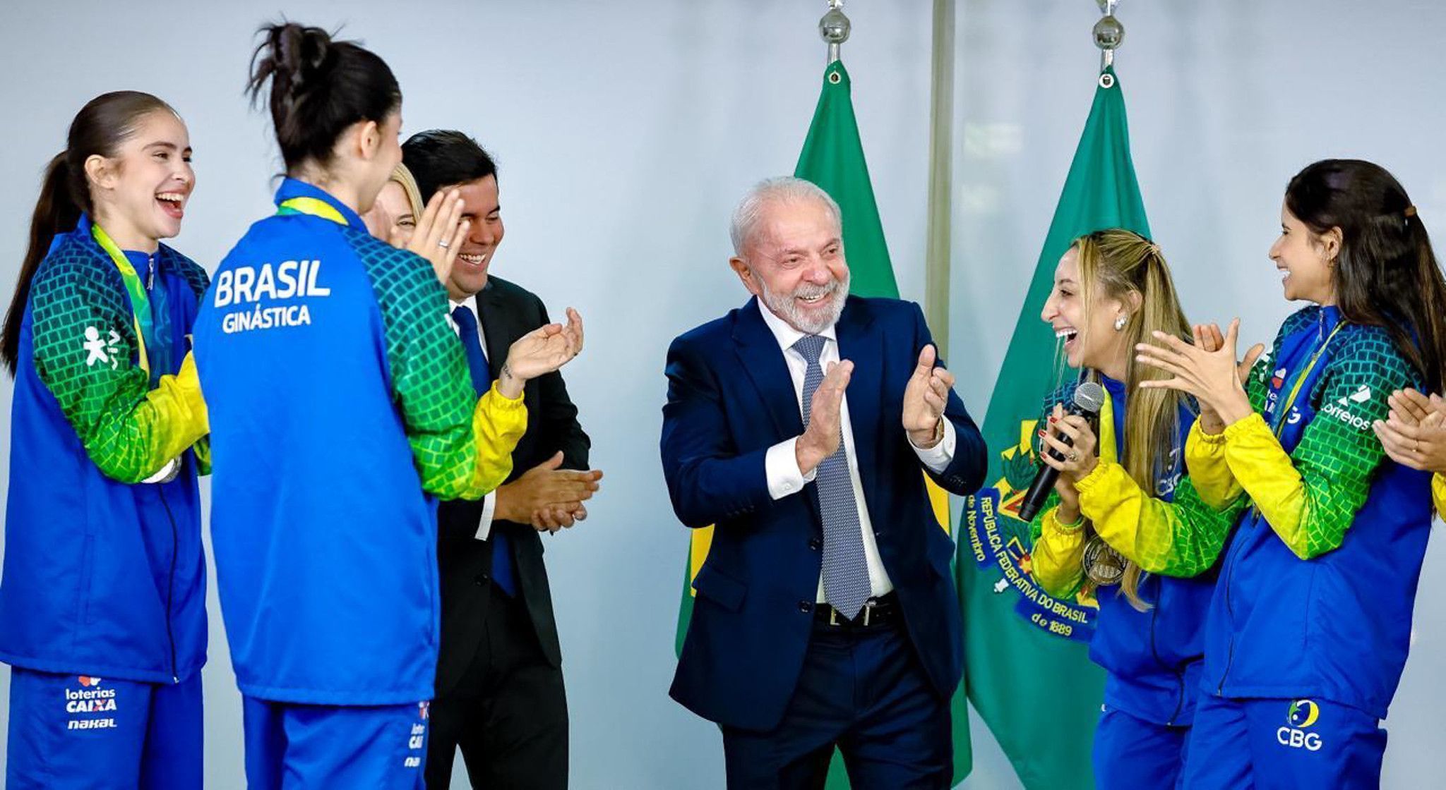 Lula e atletas de ginástica ritmica