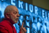 Lula cobra PT para empenho na eleição de maioria dos senadores em 2026