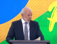 Lula defende Pix e diz que Trump deveria experimentar sistema nos EUA