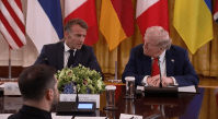 Trump sussurra a Macron: Putin "quer fazer um acordo por mim"