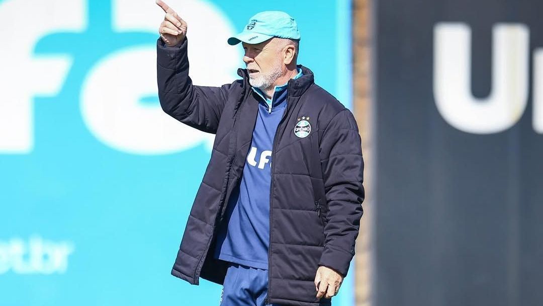 Mano Menezes, comandante do Grêmio
