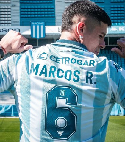 Marcos Rojo mostra nova camisa que utilizará no Racing • Divulgação/Racing