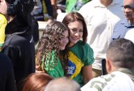 Michelle pede para "acabar com avanço da censura" em ato em Belém