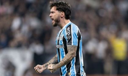 Ex-dirigente do Grêmio detona meio-campista: "Um jogador inútil"