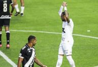 “Uma m…”, “perdão” e “tragédia”: o que dizem santistas após goleada