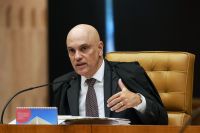 Moraes cita vizinhos ao autorizar polícia no quintal de Bolsonaro; entenda