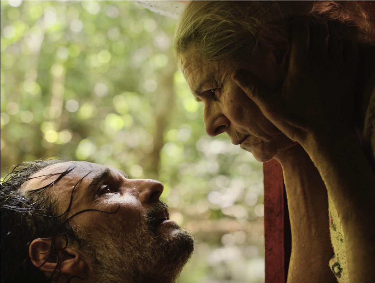 “Entrando Numa Grande Fria”: filme com Ariana Grande ganha trailer; veja