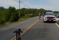 Ônibus escolar capota com mais de 40 crianças no Texas, nos EUA