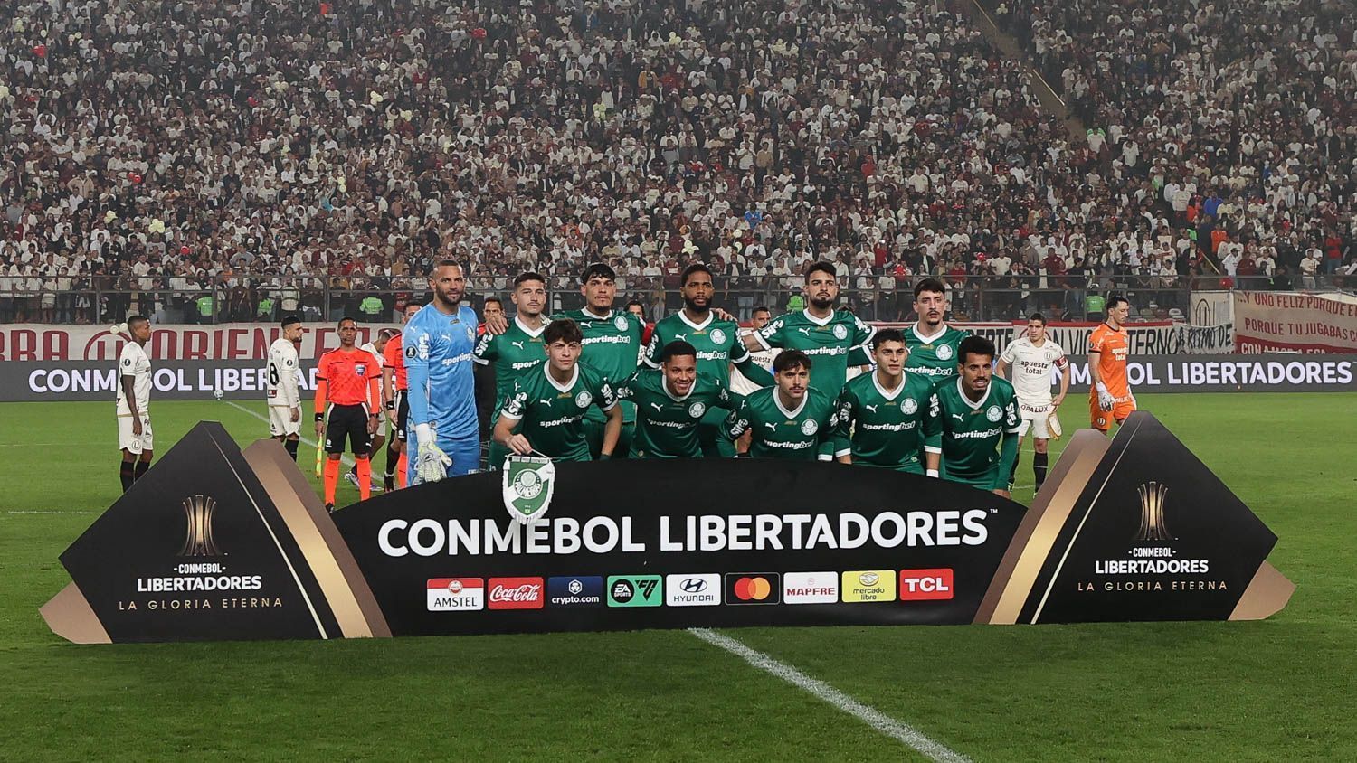 Palmeiras perfilado para partida contra o Universitario