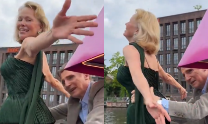 Supostos namorados, Pamela Anderson e Liam Neeson recriam cena de "Titanic"