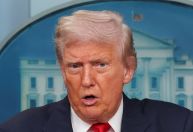 Trump deve anunciar acordo com Pfizer para baratear medicamentos