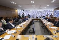 Líderes da Câmara não chegam a consenso sobre PECs e governo ganha tempo