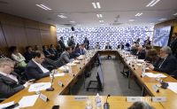 Líderes voltam a debater nesta terça proteção a crianças e pacote anti-STF