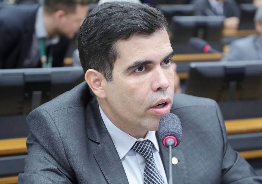 Ricardo Ayres