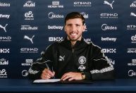 Manchester City anuncia renovação de contrato de Rúben Dias até 2029