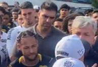 Invasão ao CT do Santos teve portão quebrado, cobrança a Neymar e ameaças
