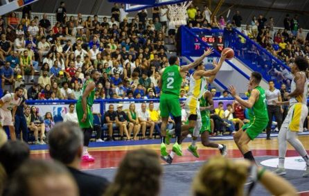 Seleção Brasileira Masculina de basquete em jogo de exibição