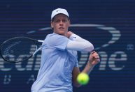 Número 1 do mundo, Jannik Sinner vai às semifinais em Cincinnati