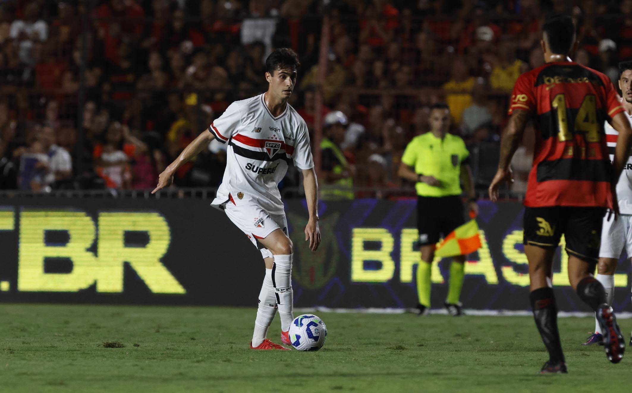 Rodriguinho contra o Sport, pelo Brasileirão