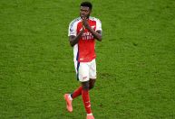 Ex-jogador do Arsenal é acusado de estupro e agressão sexual no Reino Unido