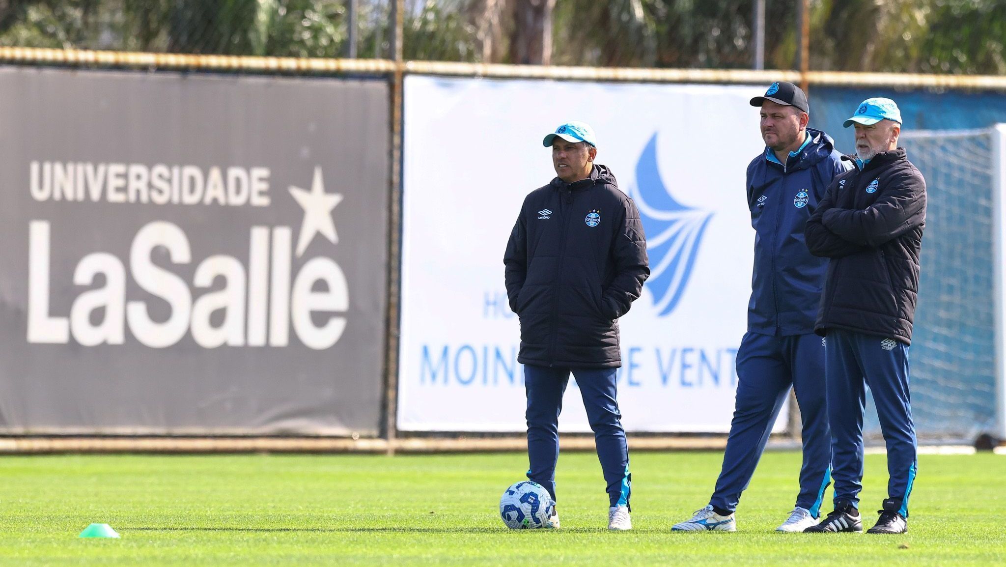 Mano Menezes em treino do Grêmio