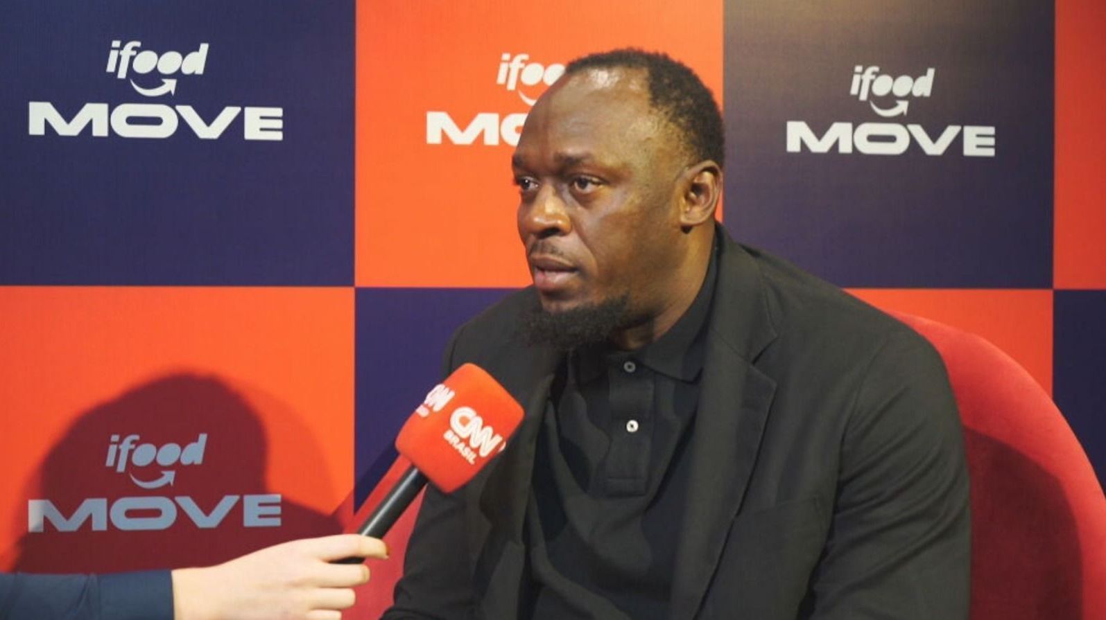 Usain Bolt durante entrevista à CNN Brasil