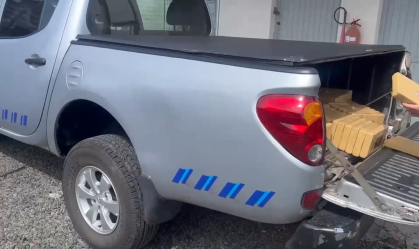 Viatura falsa da Receita Federal é flagrada com drogas e celulares no PR