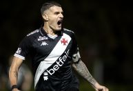 Diniz sai em defesa de jogador após Copa do Brasil: "Não atrapalha, ajuda"