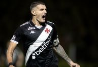 "Luto muito por essa camisa": Vegetti desabafa após virada contra o Flu