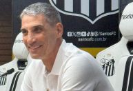 Emocionado, Vojvoda assume o Santos e coloca Neymar no centro do projeto