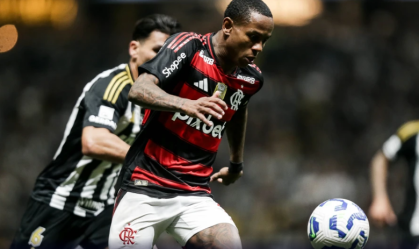 Wallace Yan, do Flamengo, comenta pênalti perdido contra o Atlético-MG
