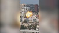 Vídeo flagra drone explodindo em prédio residencial na Rússia