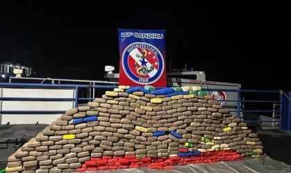 Brasileiros e peruanos são presos com 375 kg de drogas em rio na Amazônia