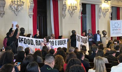 Palestra de Barroso na USP tem protesto contra “pejotização”